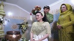 Jelang Dhaup Ageng, Pangeran Haryo Kusumo dan Maya Jalani Siraman