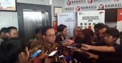 75 Menit Bersama Bawaslu, Anies Dicecar 27 Pertanyaan soal Pose 2 Jari