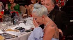 Menang di Golden Globes 2019, Lady Gaga Menangis