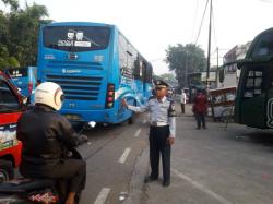 Ciputat Menuju Pasar Jumat Padat Merayap Hiasi Hari Pertama Sekolah