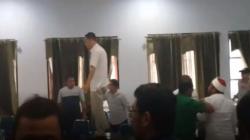 Rapat Internal DPRD Bombana Sultra Ricuh, Ketua Dewan Cabut Badik<