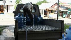 Banyak Depot Air Minum di Mamuju Isi Ulang Pakai Selang