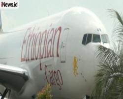 Kronologi Pesawat F-16 TNI AU Daratkan Paksa Pesawat Kargo Asing di Batam