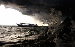 Patah Kemudi, KM Tiga Saudara Terombang-Ambing di Laut Maluku