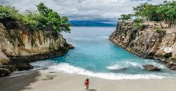 Mirip Pantai Yunani, Tanjung Silar Eksotis Diapit Dua Tebing Raksasa