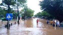 Banjir 1,5 Meter Rendam 9 Kelurahan di Batang, Ribuan Warga Ngungsi