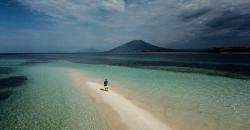 Wisata Pulau Timbul Meko, Gundukan Pasir di Tengah Laut Flores Timur