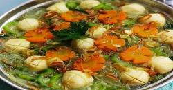 Pilihan Makan Malam dengan Sup Oyong Bakso Ikan, Rasanya Segar