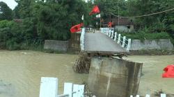 Jembatan Penghubung 3 Kabupaten di Jateng Ambruk Diterjang Banjir