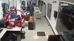 Rekaman Video Pegawai Dinas Komunikasi Riau Terkena Ledakan Ponsel