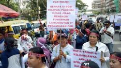 Perangi Mafia Lahan, Massa Datangi Kantor DPRD Sumut