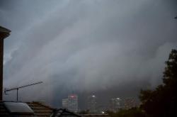 Ribuan Rumah Australia Mati Listrik akibat Terjangan Badai