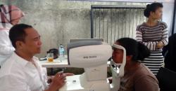 Gelar Bazar Kacamata, Perindo Ingin Warga Pela Mampang Terus Membaca