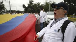 Para Dokter Venezuela Desak Militer Buka Akses ke Bantuan Kemanusiaan