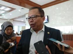 Sepuluh Hakim Pose Dua Jari Viral, PPP Akan Tanya Kepada MA