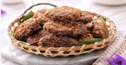 Mencicipi Gemblong Ketan Hitam, Empuk dan Gurih