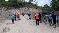 Protes Jalan Rusak, Warga 3 Pedukuhan Kulonprogo Tutup Jalur Tambang