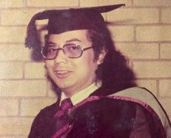 Mantan PM Malaysia Najib Razak Unggah Foto Jadul Kelulusannya