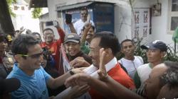 Kampanye di Bojonegoro, Sandi Salami dan Peluk Pendukung Jokowi