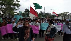Santri Bogor dan Karawang Demo Fadli Zon karena Dinilai Hina Kiai NU