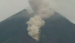 Gunung Merapi Luncurkan Awan Panas Sejauh 2 Km ke Hulu Kali Gendol