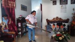 9 Warga Jadi Korban DBD, Caleg Perindo Fogging Ratusan Rumah di Manado