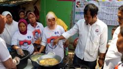 Caleg Perindo Cak Eko dan Dudung Ajari Warga Bisnis Kuliner Rumahan