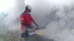 Caleg Perindo Simson Lasa Fogging 2 Kecamatan Rawan Banjir di Makassar