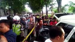Geger, Sopir Taksi Online Ditemukan Tewas Dalam Mobil di Mojokerto