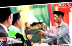 Momen Haru Ayah Wakili Wisuda Putrinya yang Meninggal Dunia