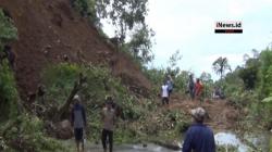Longsor Tebing 30 Meter di Polewali Mandar, Ratusan Kendaraan Terjebak<