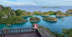Sudut Terindah Melihat Gugusan Bukit Karst Raja Ampat dari Pianemo