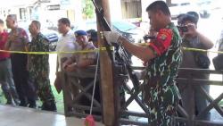 Satgas Tinombala Gelar Barang Bukti Milik Terduga Teroris MIT