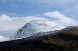 2 Orang Tewas akibat Longsor Salju di Gunung Ben Nevis Skotlandia
