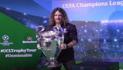 Bawa Trofi Liga Champions, Puyol Disambut Fans Barcelona di Surabaya