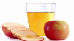 Bebas dari Penyakit Ginjal, Biasakan Minum Jus Apel dan Kranberi