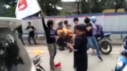 Halau Aksi Bakar Ban Demo Mahasiswa,  Polisi di Makassar Terbakar