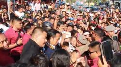 Presiden Jokowi Bagikan 2.000 Kartu Indonesia Pintar di Tobasa
