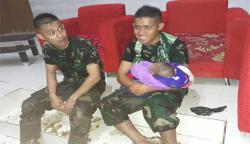 Dramatis, Anggota TNI Evakuasi Bayi 6 Jam Terjepit Kayu di Sentani
