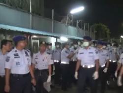 Sidak di Lapas Cipinang, Petugas Musnahkan Narkoba dan Handphone