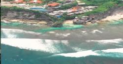 Terpikat Pesona Pantai Suluban, Batu Karangnya Terlihat Instagenik