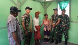 Satgas Yonif 741/GN Rehab 12 Rumah Warga Tidak Mampu di NTT