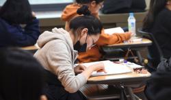 Profesor di Korsel Paksa Mahasiswa Bikinkan Tesis untuk Anaknya