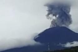Gunung Agung Erupsi, Bupati Imbau Warga Tidak Panik