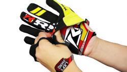 Hindari Cedera, Gunakan Pelindung Telapak Tangan saat Bermotor