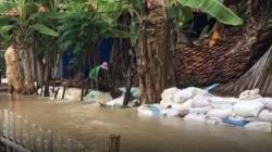 Sungai Cimanuk Meluap, Banjir Rendam Ribuan Rumah 3 Desa di Indramayu