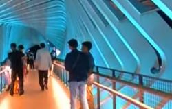 Berdesain Kekinian dan Unik, JPO Gelora Bung Karno Jadi Daya Tarik Warga Berswafoto
