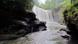 Air Terjun Temam, Niagara Mini ala Lubuklinggau yang Cantik saat Malam