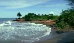 Pantai Sungai Suci di Bengkulu seperti Tanah Lot Bali