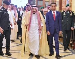 Tiba di Riyadh, Presiden Jokowi Bertemu Raja Salman dan Putra Mahkota